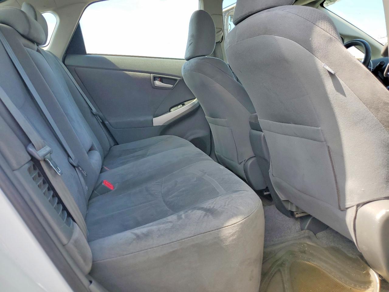2010 TOYOTA PRIUS III photo 10