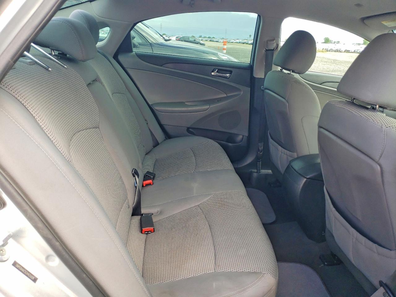 2012 HYUNDAI SONATA GLS photo 19