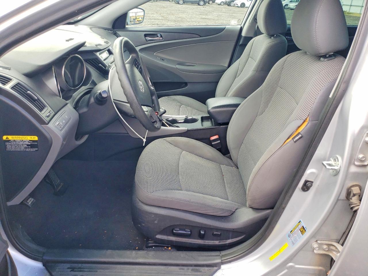 2012 HYUNDAI SONATA GLS photo 13