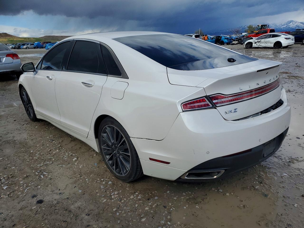 2016 LINCOLN MKZ HYBRID photo 2