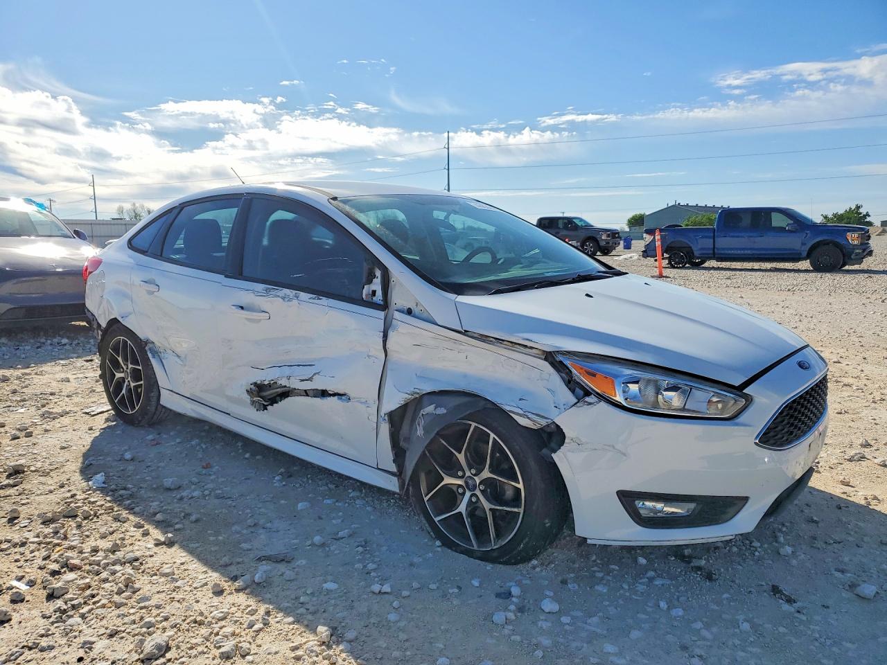 2015 FORD FOCUS SE photo 7