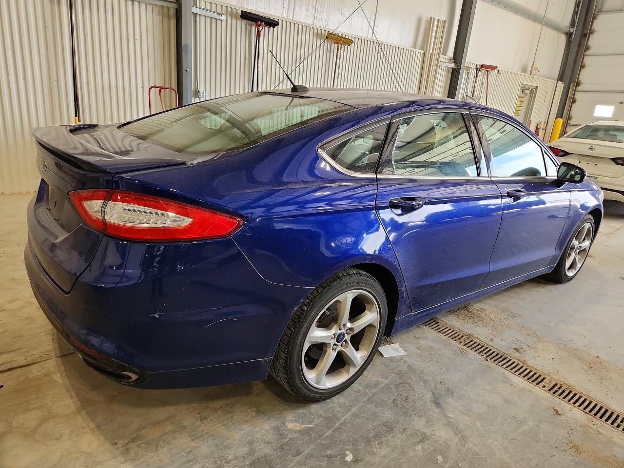 2015 FORD FUSION SE photo 3