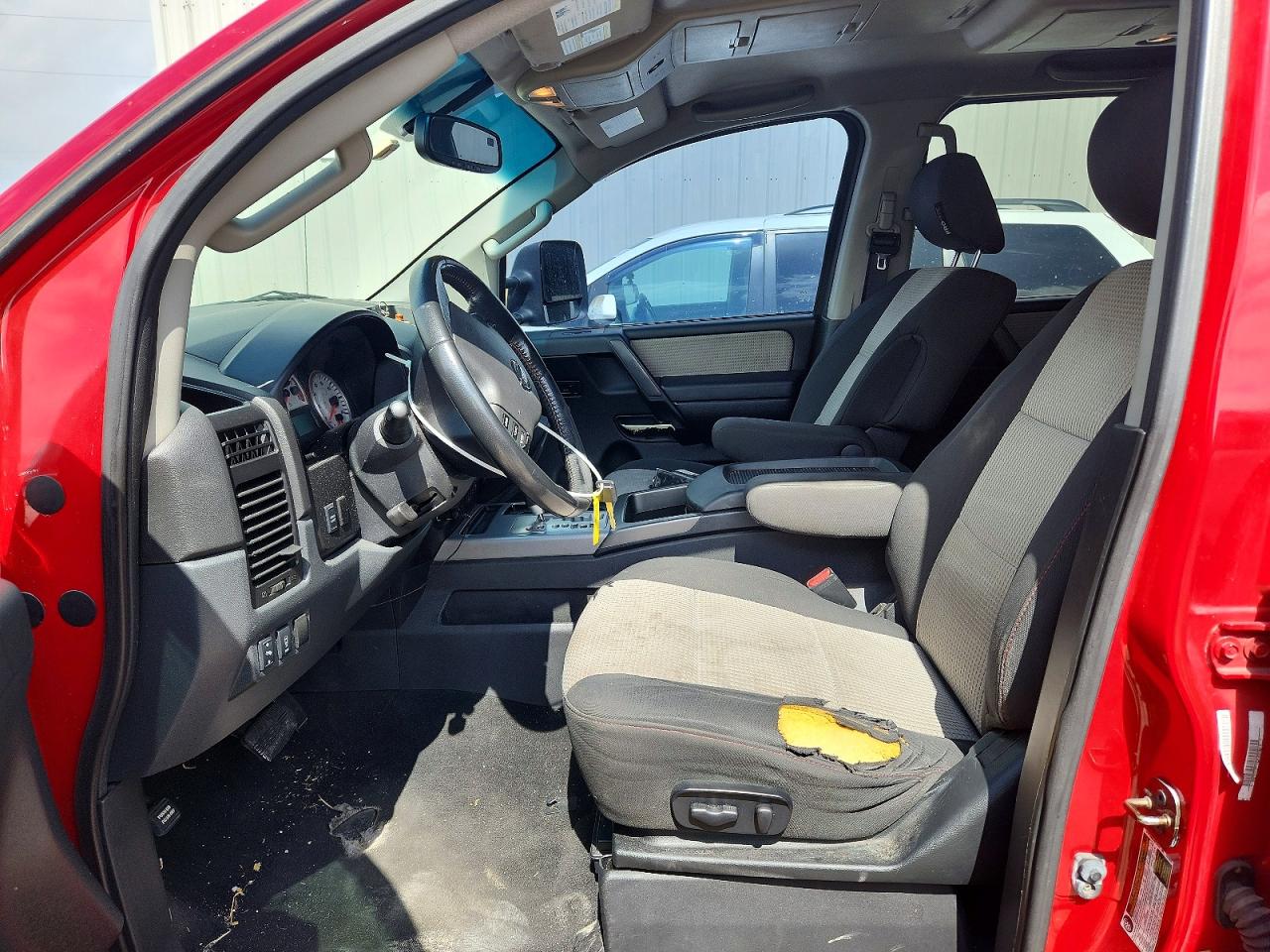 2012 NISSAN TITAN SV photo 19