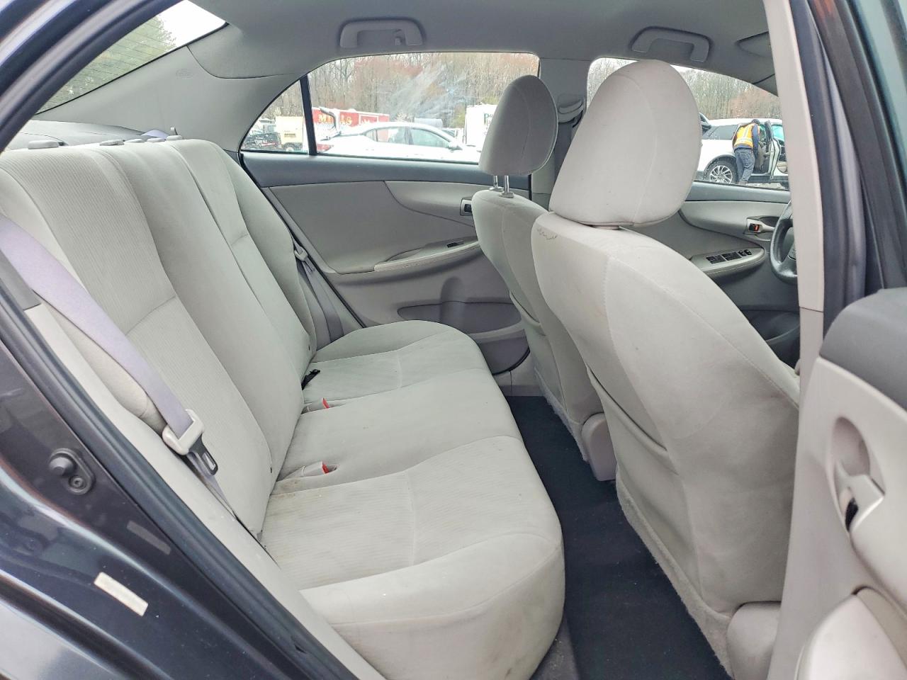 2010 TOYOTA COROLLA LE photo 10