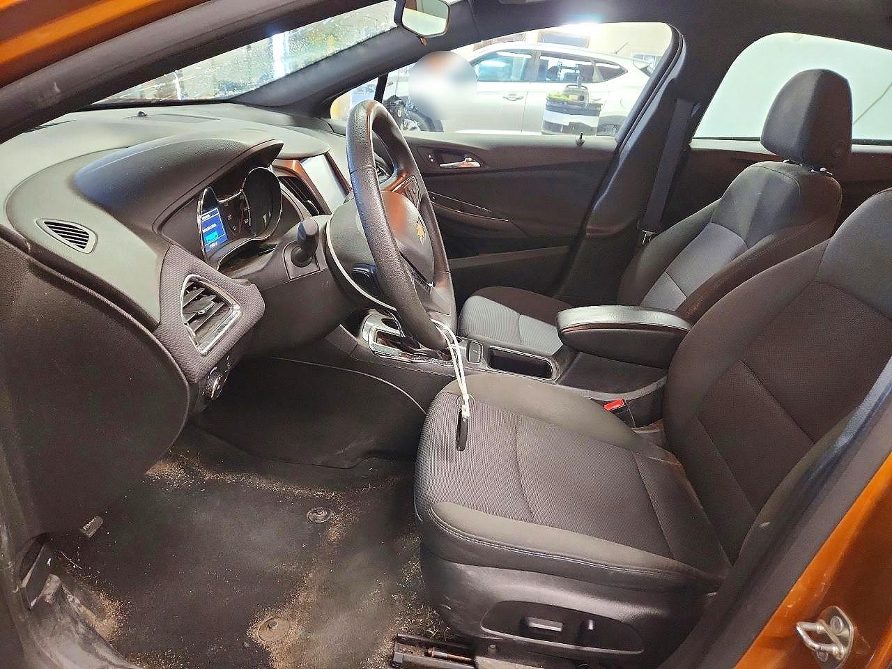 2017 CHEVROLET CRUZE LT photo 19