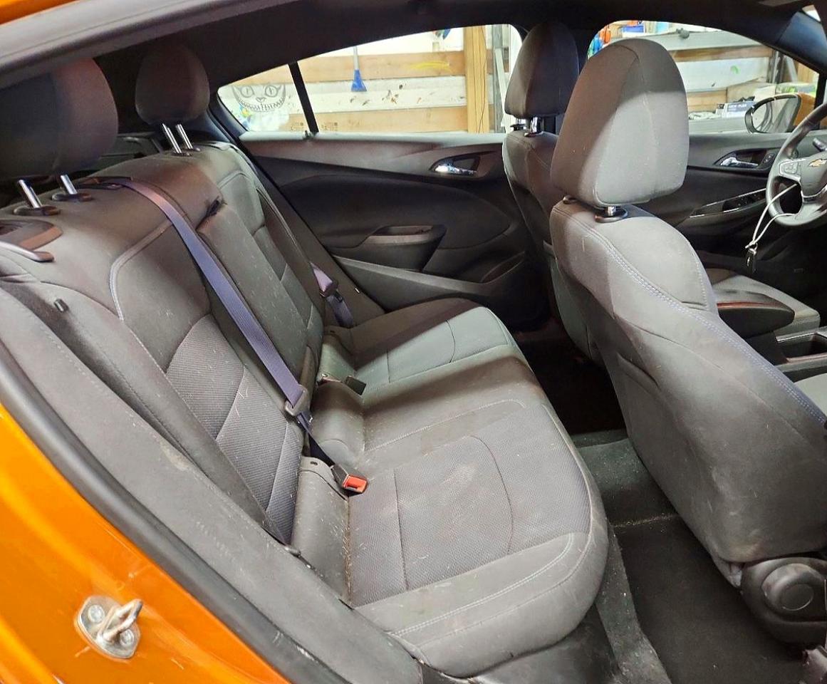 2017 CHEVROLET CRUZE LT photo 28