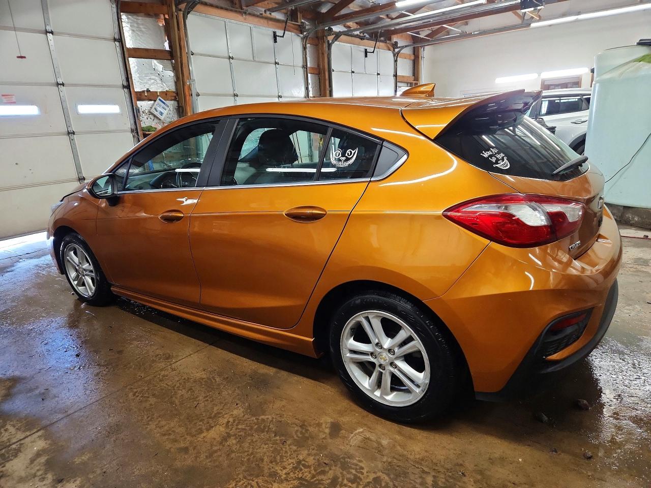 2017 CHEVROLET CRUZE LT photo 4