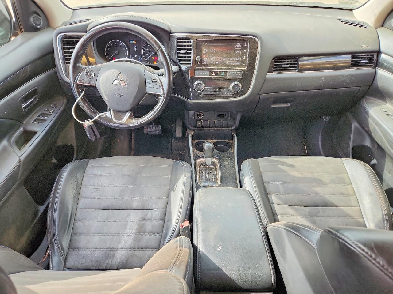 2019 MITSUBISHI OUTLANDER SE photo 22