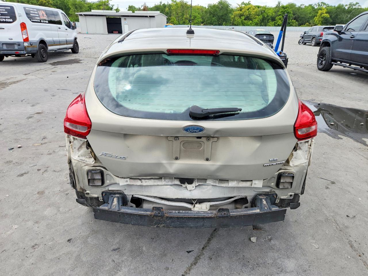 2015 FORD FOCUS SE photo 11