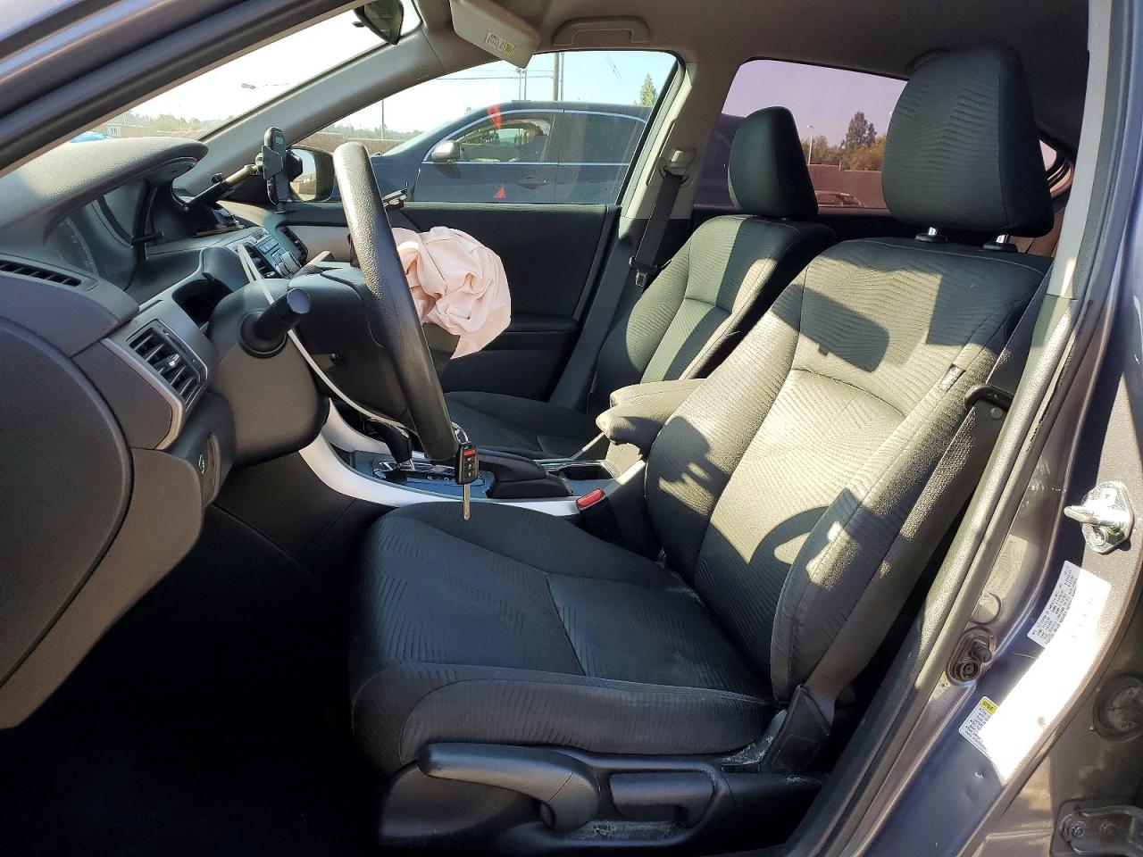 2015 HONDA ACCORD LX photo 19