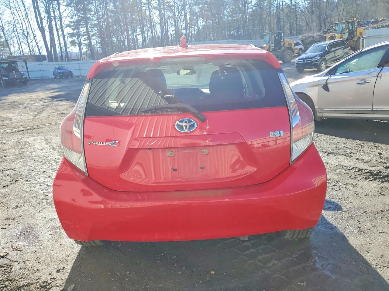 2016 TOYOTA PRIUS C FOUR photo 16