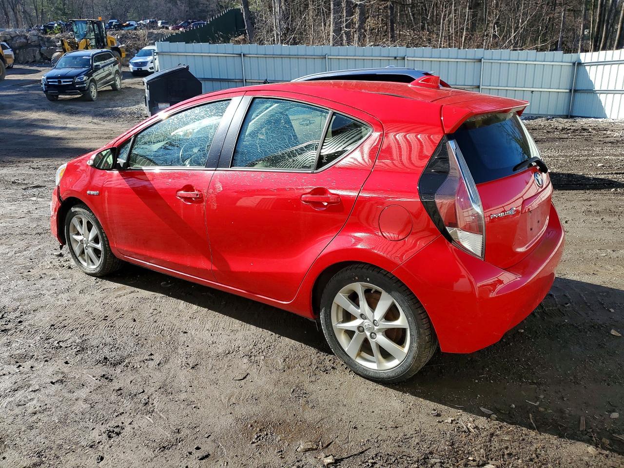2016 TOYOTA PRIUS C FOUR photo 4