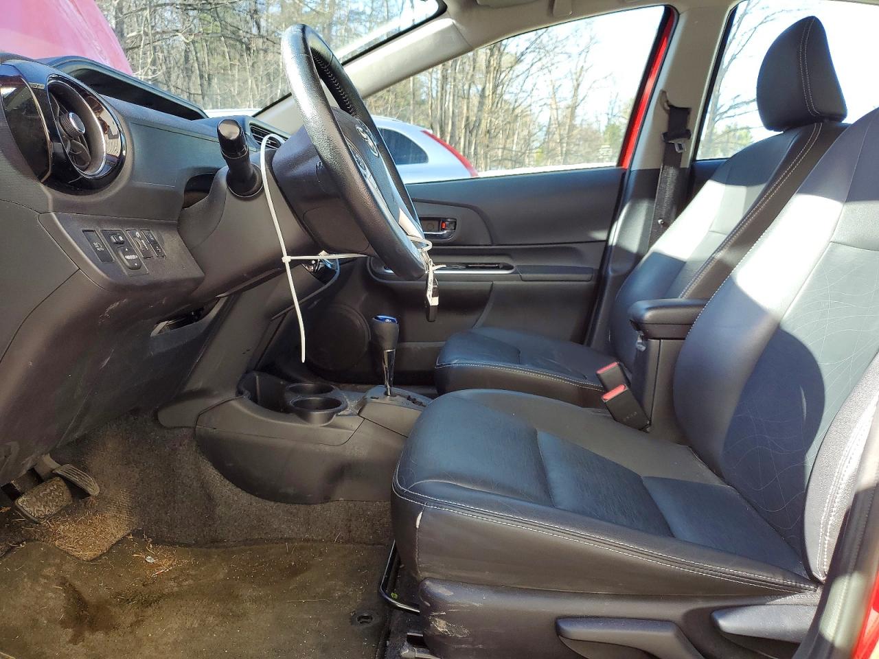 2016 TOYOTA PRIUS C FOUR photo 19