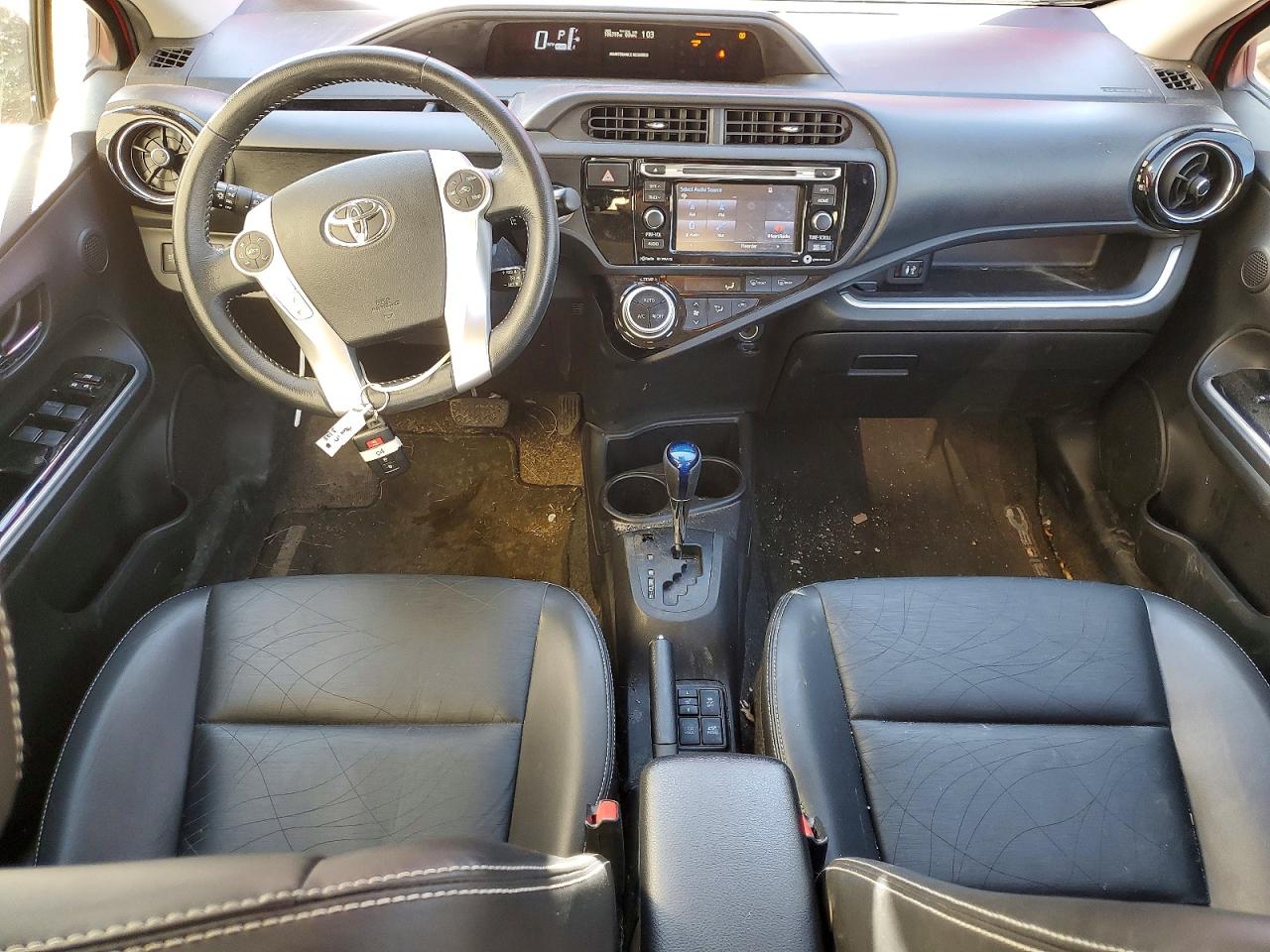 2016 TOYOTA PRIUS C FOUR photo 22