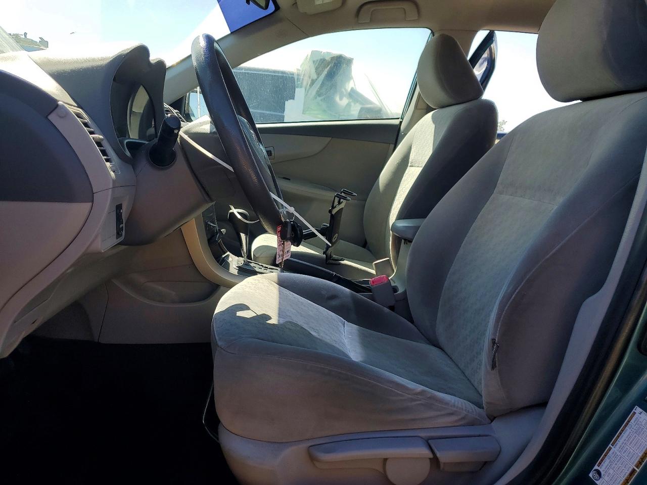 2009 TOYOTA COROLLA LE photo 13