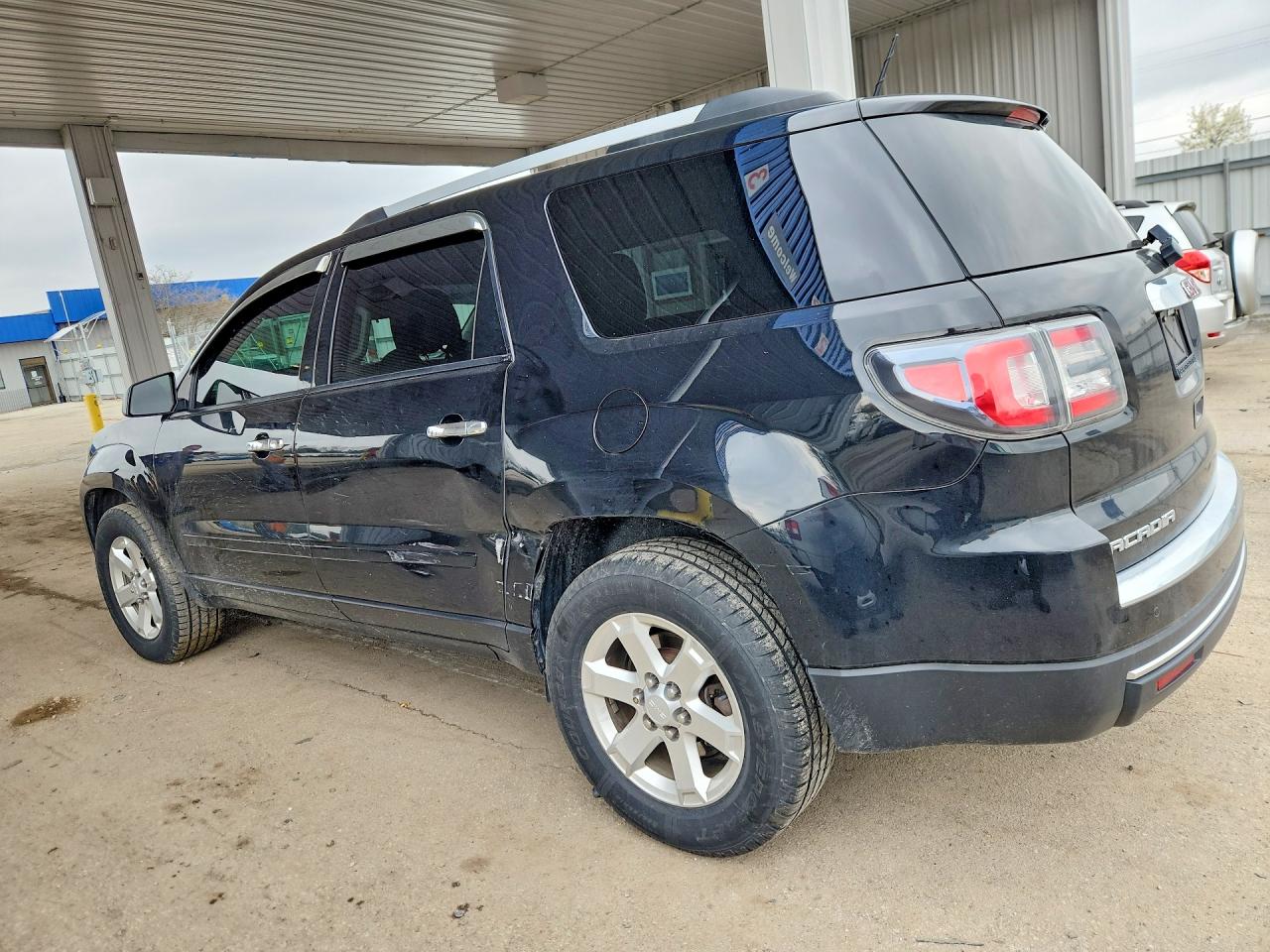 2016 GMC ACADIA SLE photo 2