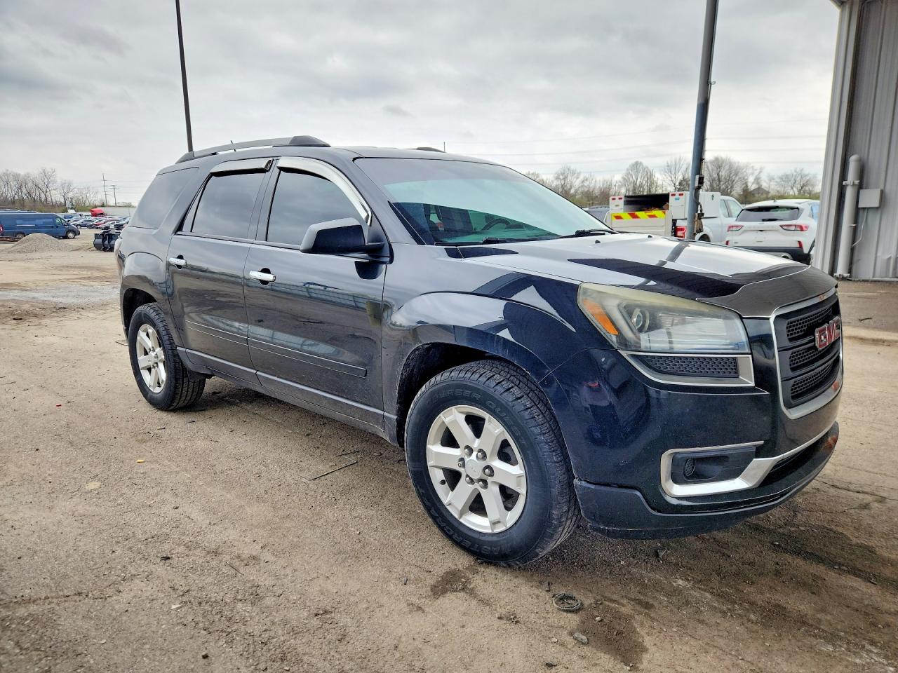 2016 GMC ACADIA SLE photo 4