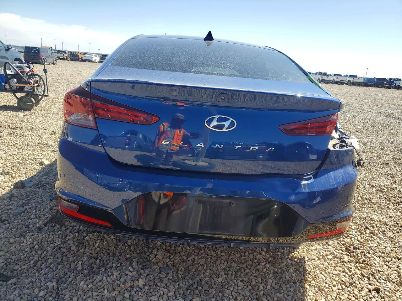 2020 HYUNDAI ELANTRA SEL photo 16