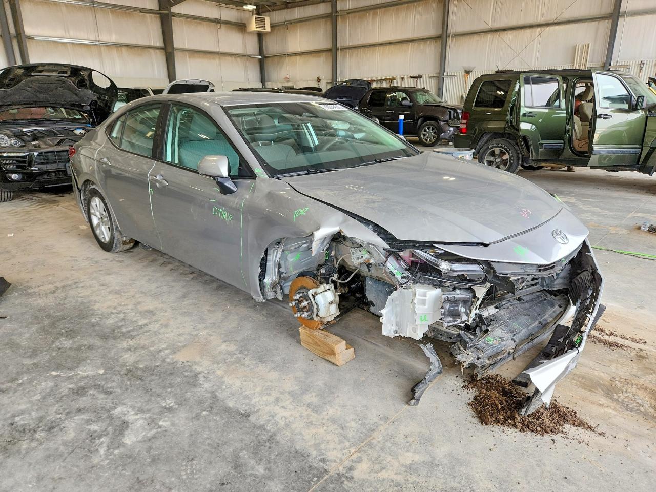 2025 TOYOTA CAMRY LE photo 7
