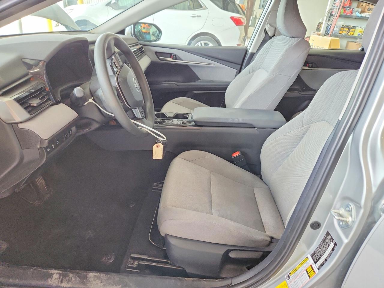 2025 TOYOTA CAMRY LE photo 13