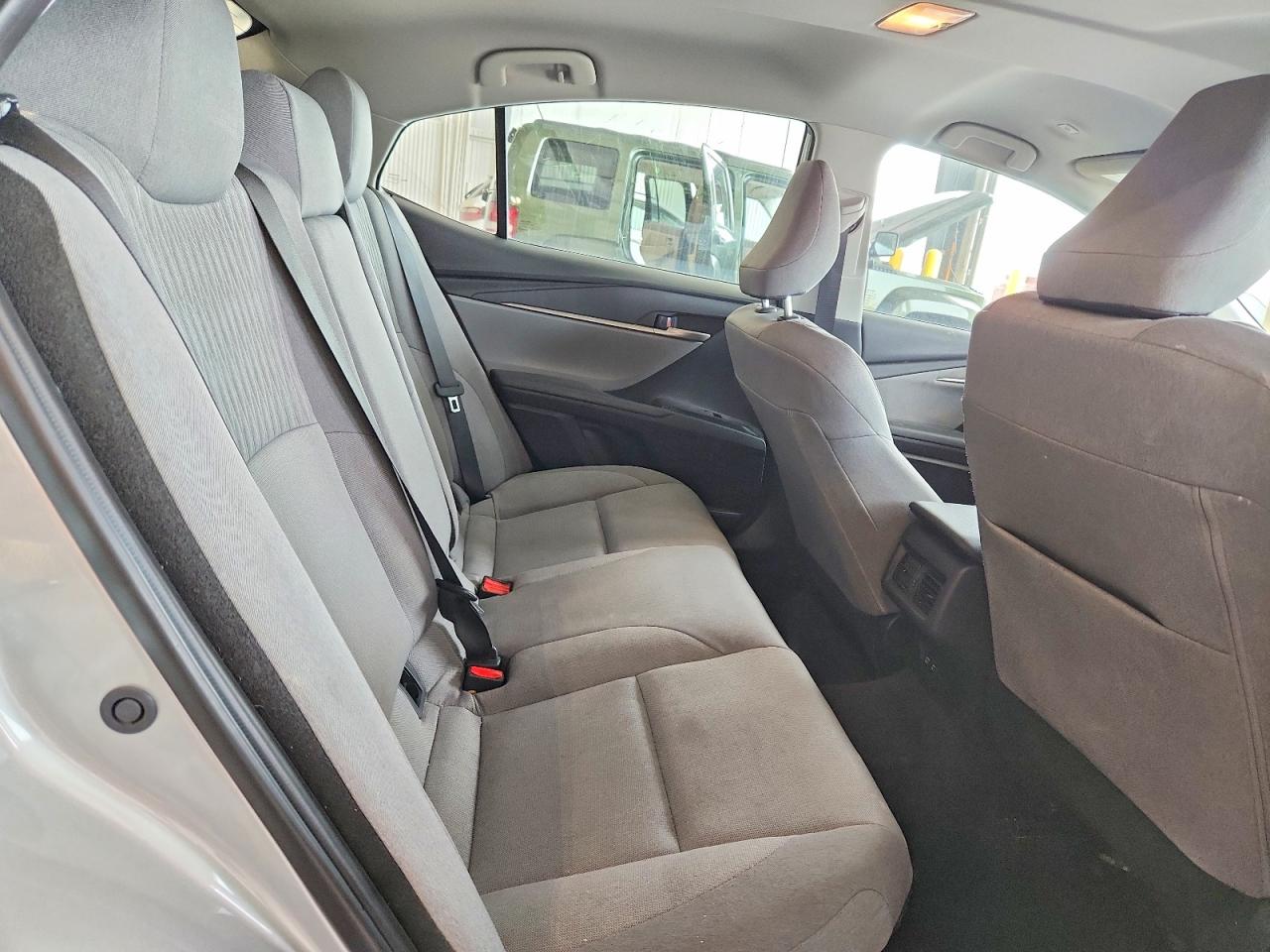 2025 TOYOTA CAMRY LE photo 19