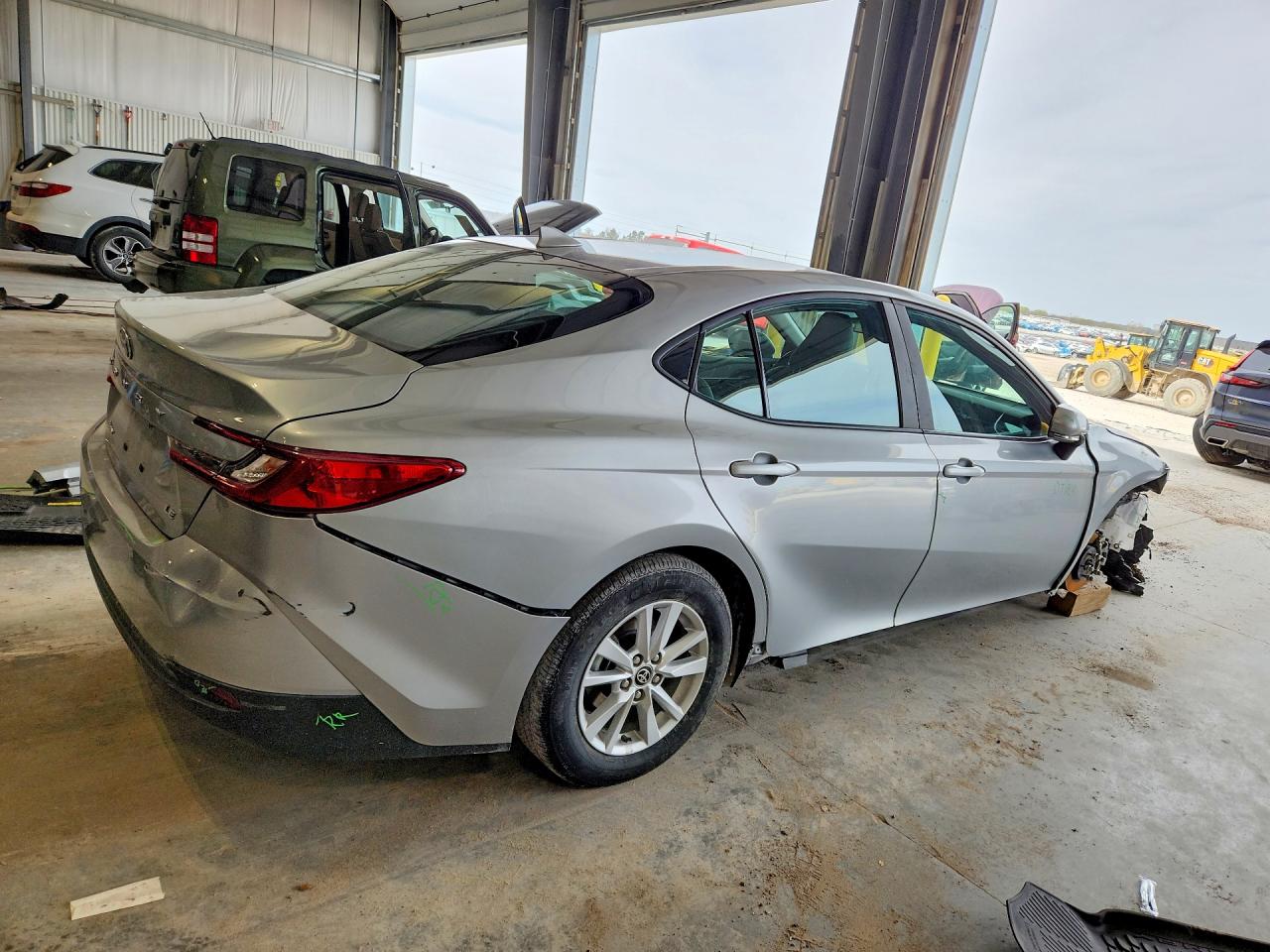 2025 TOYOTA CAMRY LE photo 5