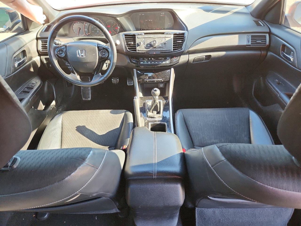 2017 HONDA ACCORD SPORT photo 15
