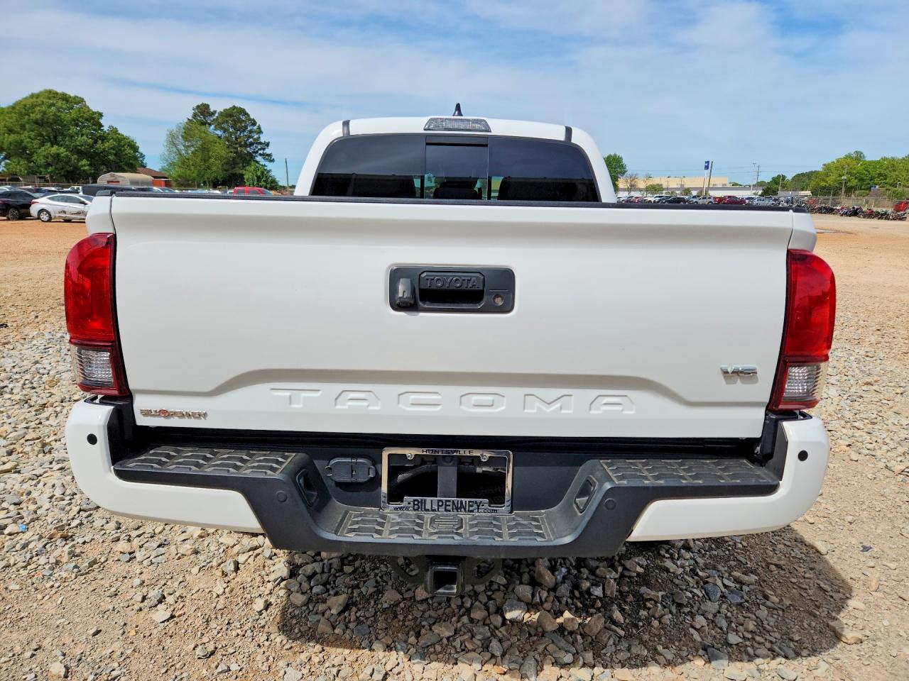 2022 TOYOTA TACOMA SR5 V6 photo 11