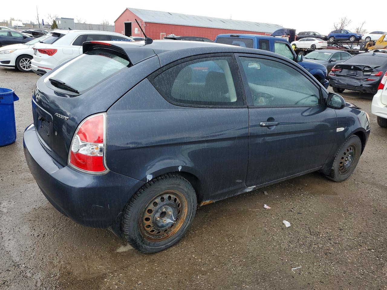 2009 HYUNDAI ACCENT SE photo 5