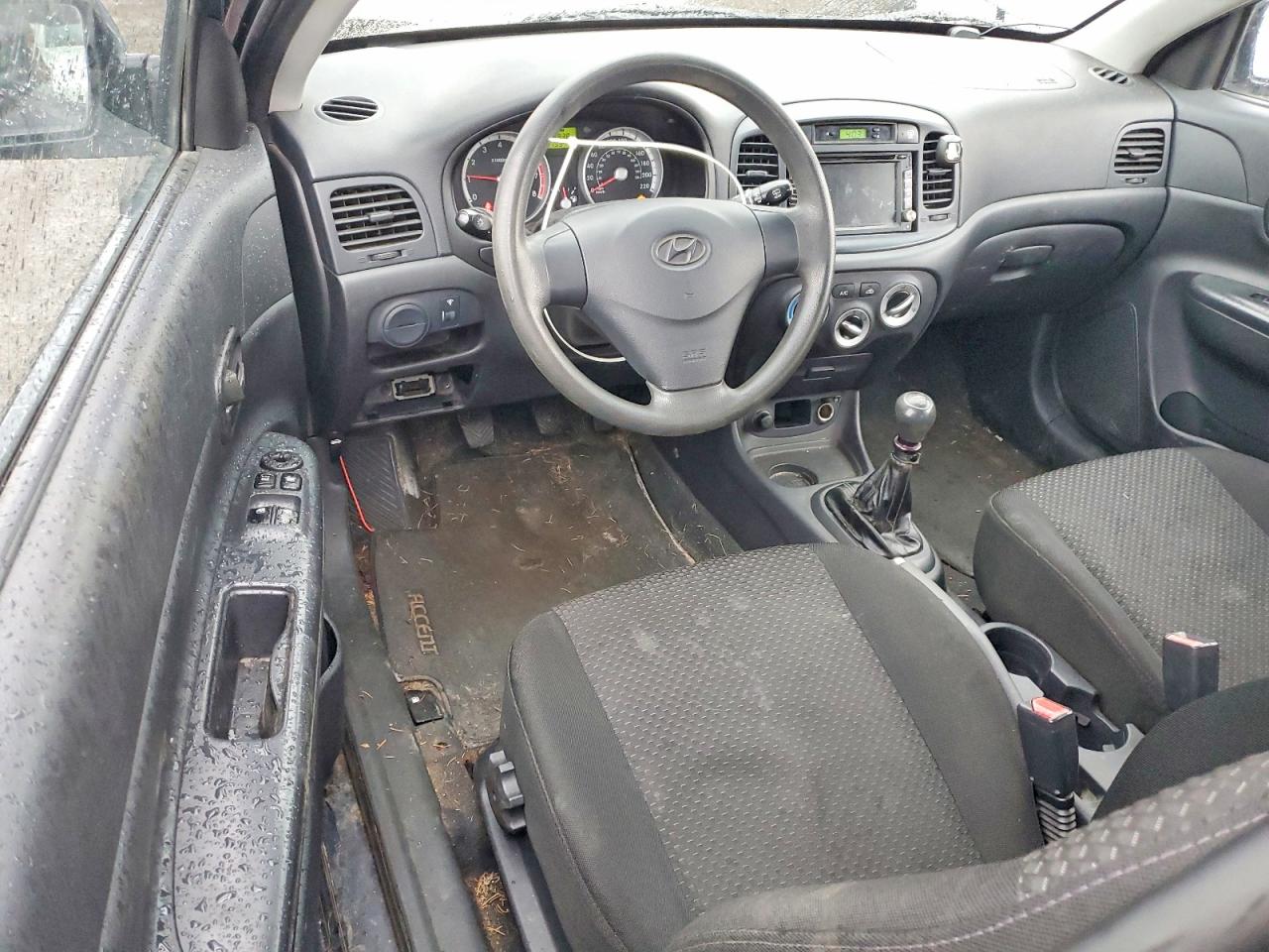 2009 HYUNDAI ACCENT SE photo 15