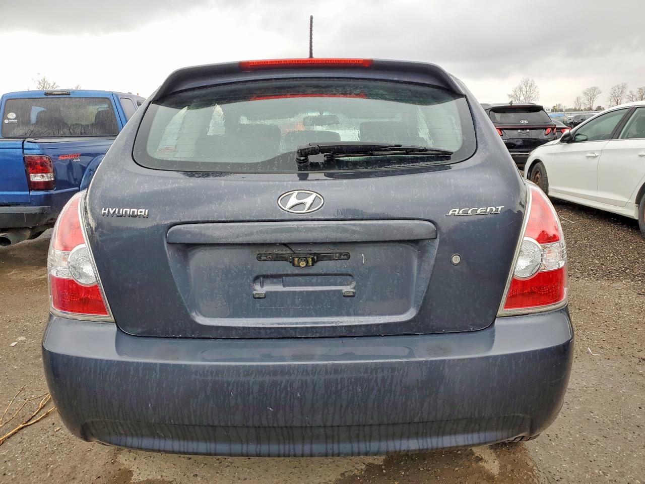 2009 HYUNDAI ACCENT SE photo 11