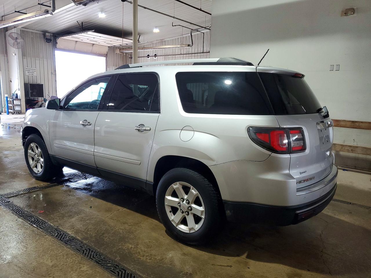 2015 GMC ACADIA SLE photo 3
