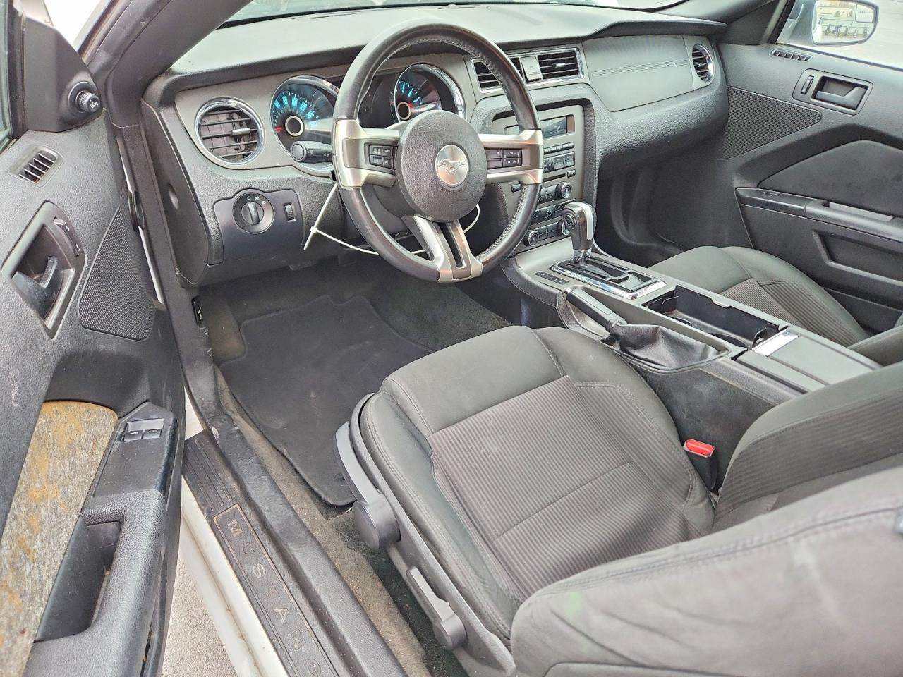 2014 FORD MUSTANG photo 22