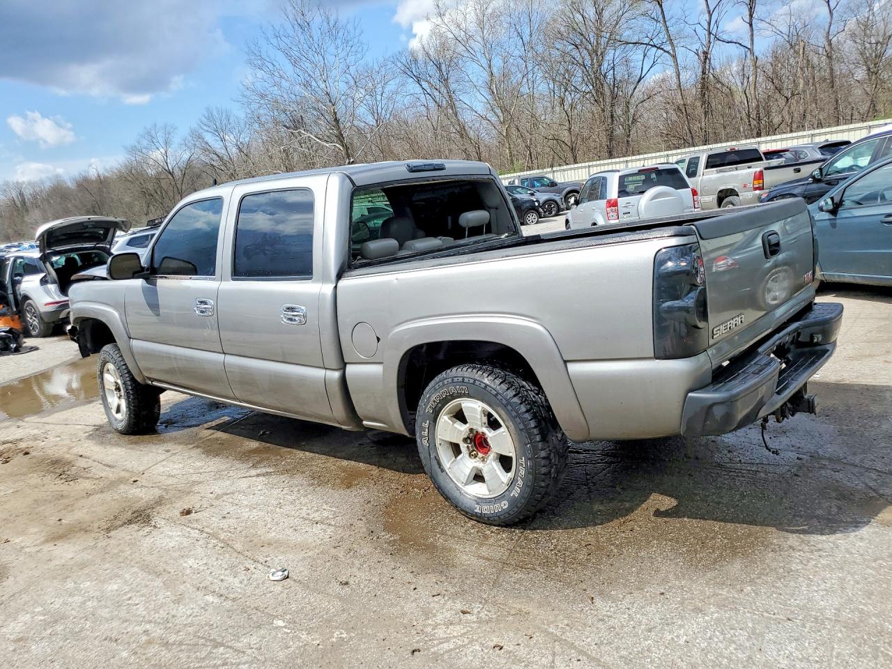 2006 GMC NEW SIERRA K1500 photo 2
