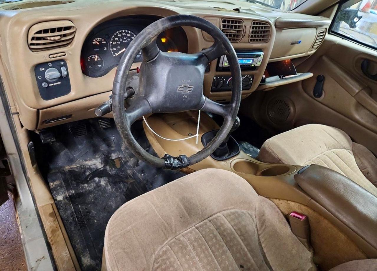 2001 CHEVROLET S TRUCK S10 photo 15