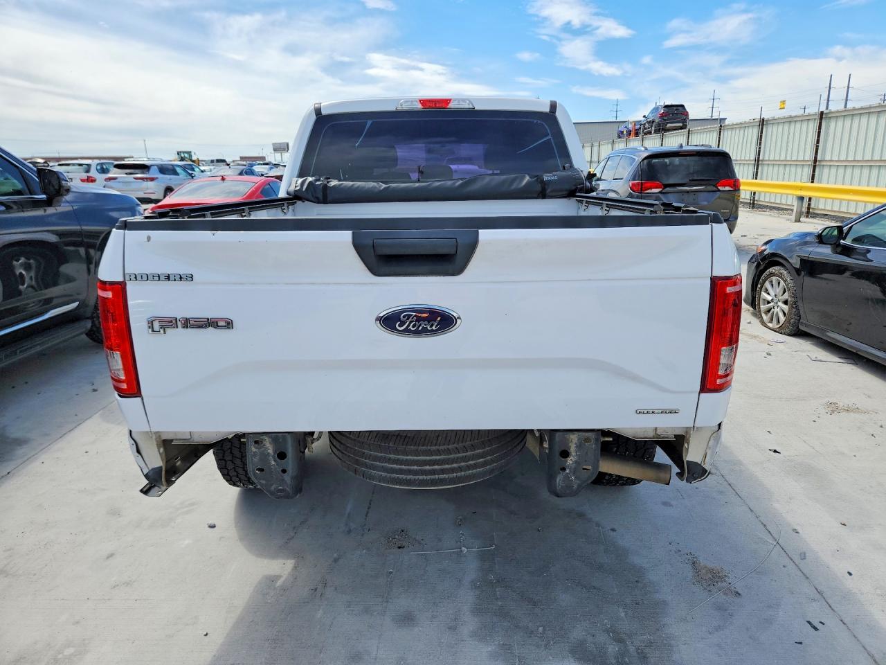 2015 FORD F150 SUPERCREW photo 11