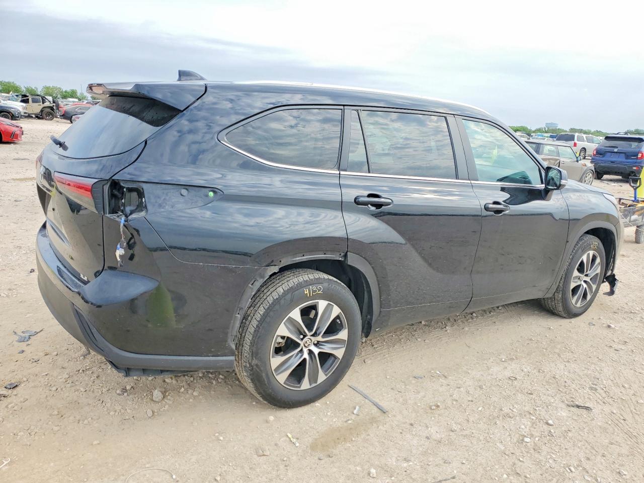 2024 TOYOTA HIGHLANDER XLE photo 7