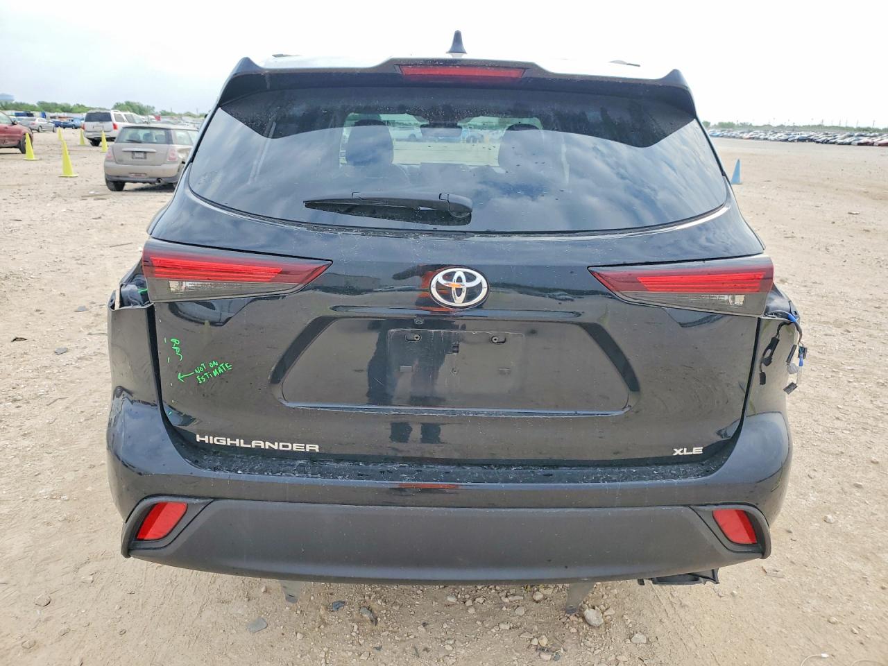 2024 TOYOTA HIGHLANDER XLE photo 16