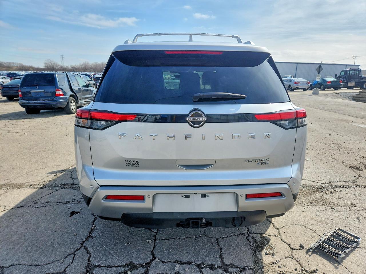 2023 NISSAN PATHFINDER PLATINUM photo 11