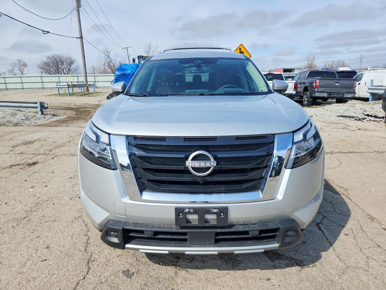 2023 NISSAN PATHFINDER PLATINUM photo 9