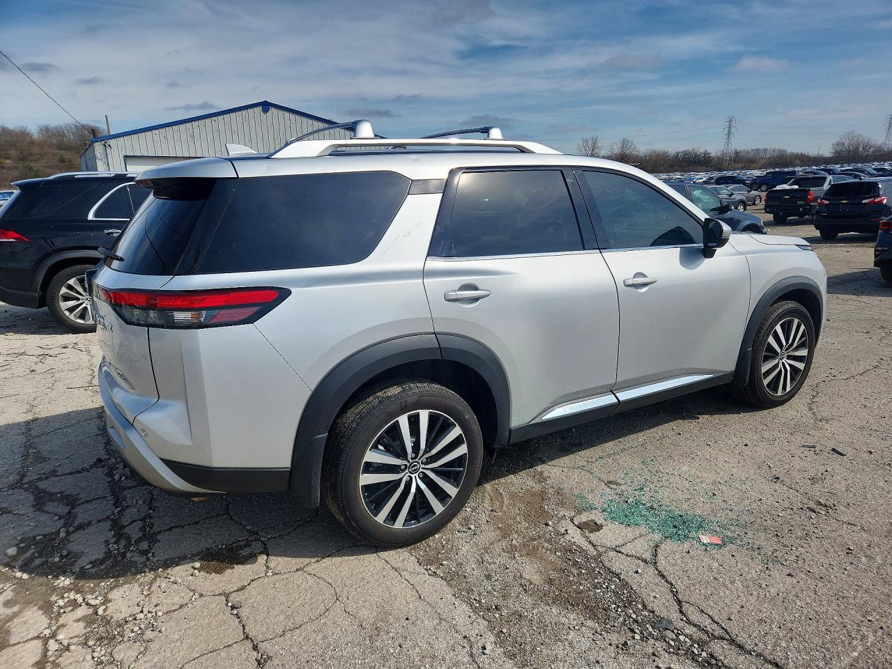 2023 NISSAN PATHFINDER PLATINUM photo 5