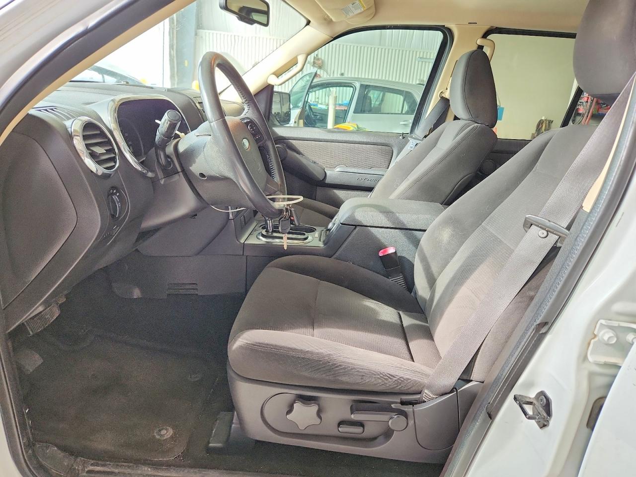 2010 FORD EXPLORER XLT photo 13