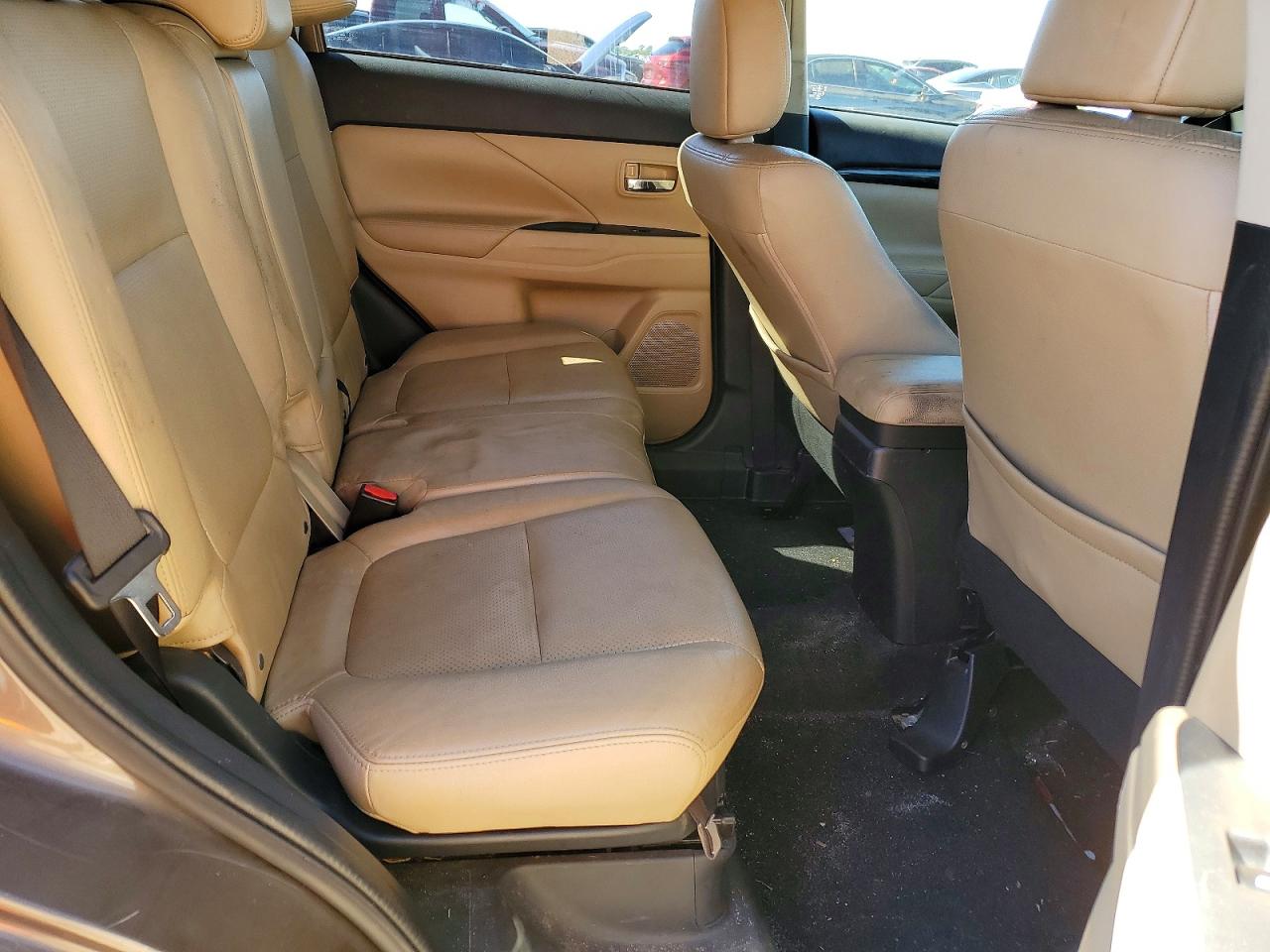 2016 MITSUBISHI OUTLANDER SE photo 19