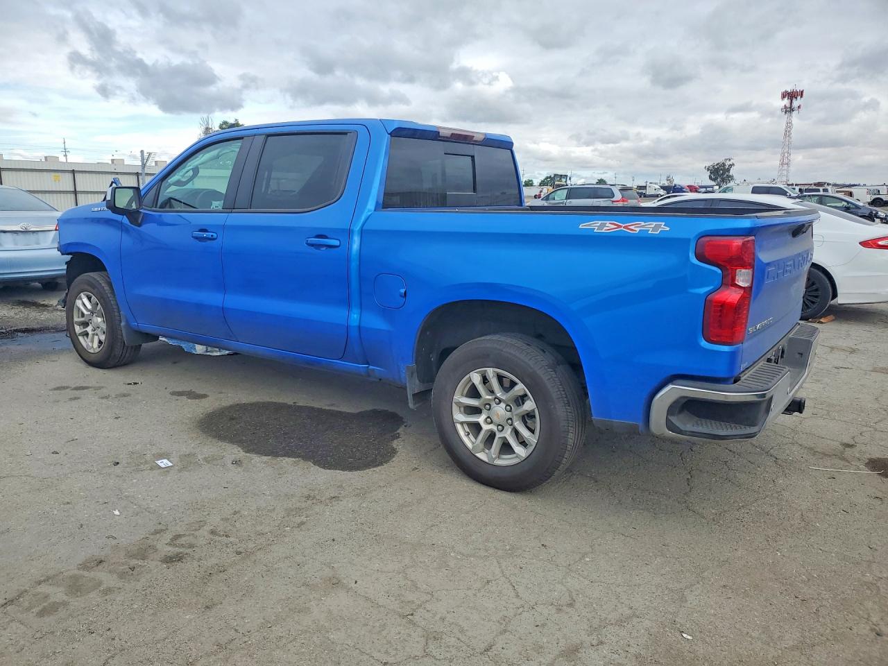2025 CHEVROLET SILVERADO K1500 LT photo 2