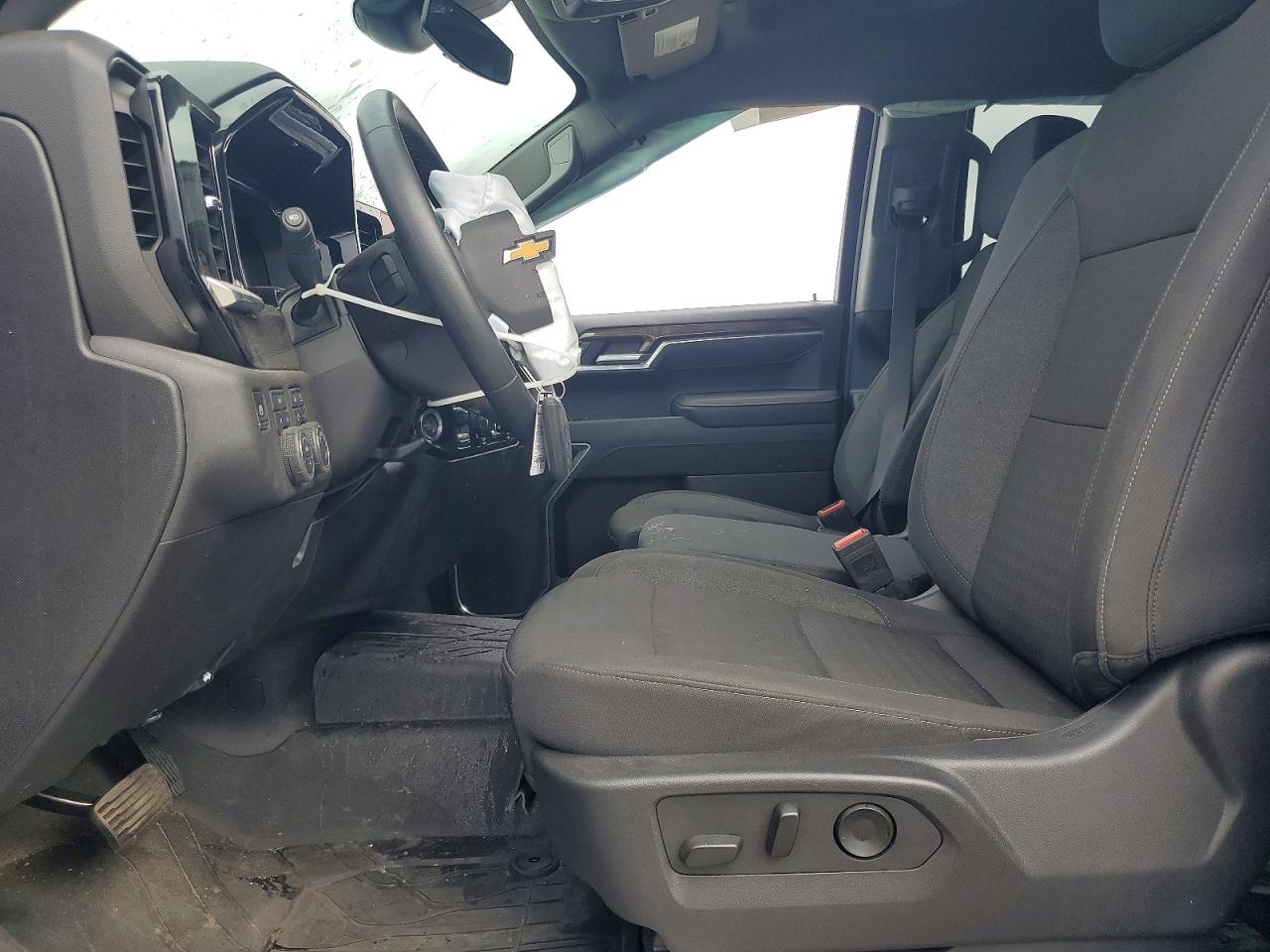 2025 CHEVROLET SILVERADO K1500 LT photo 7