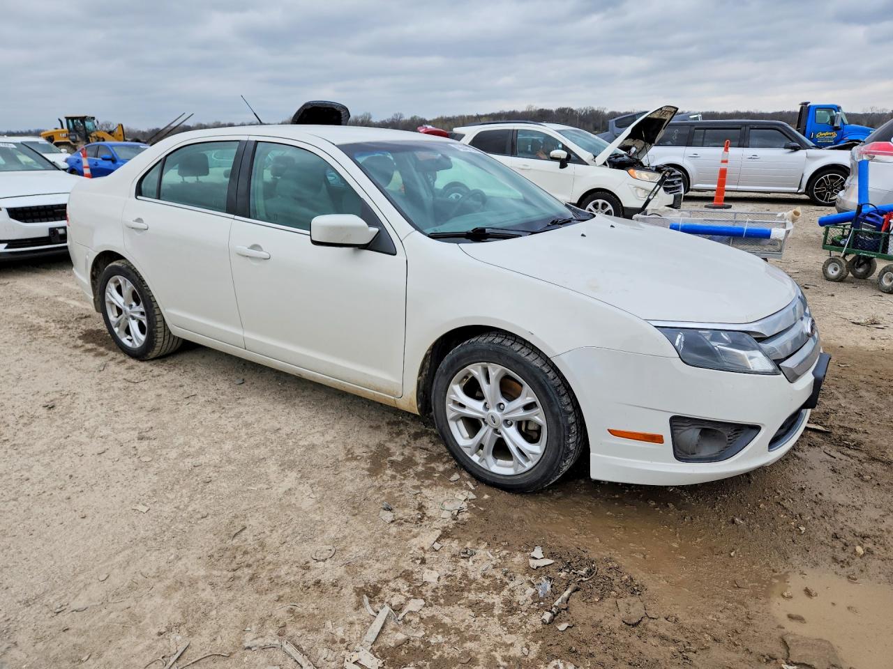 2012 FORD FUSION SE photo 4