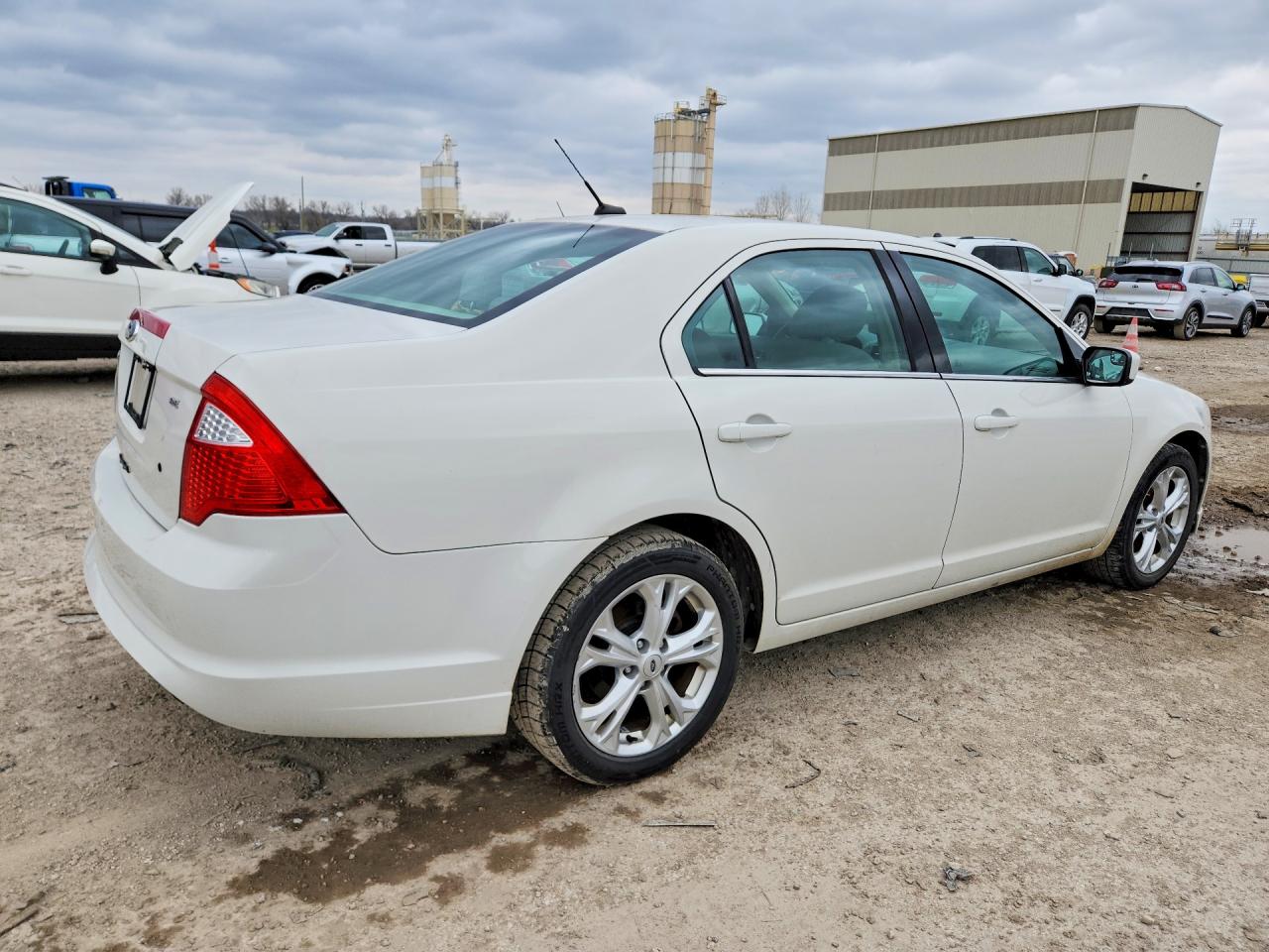 2012 FORD FUSION SE photo 3