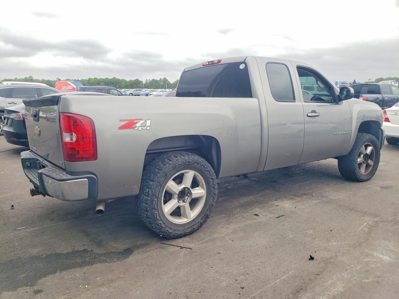 2007 CHEVROLET SILVERADO K1500 photo 5