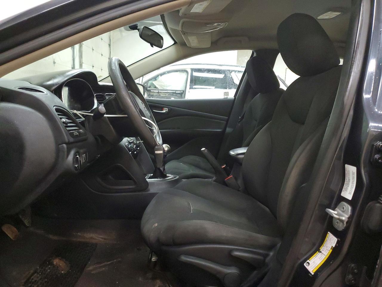 2013 DODGE DART SE photo 13
