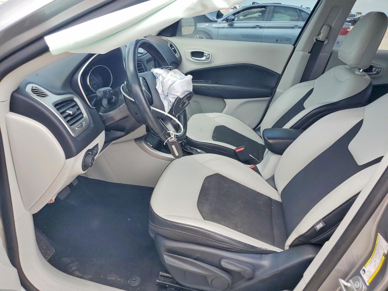 2019 JEEP COMPASS photo 13